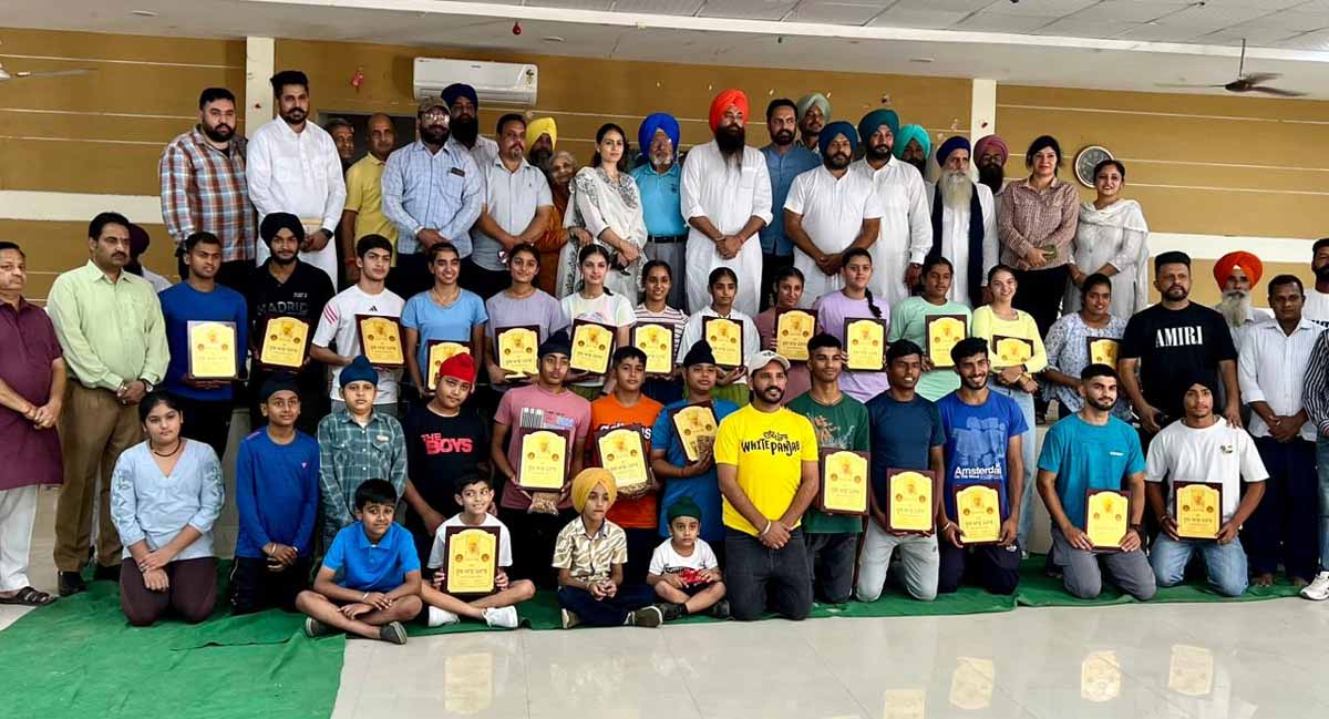 Medal winners in various sports competitions of the district were felicitated.